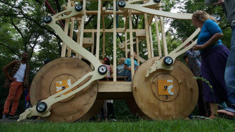 Gerben Agterberg, Karkas (Kinetische installatie, 2013) (Fotograaf: Ineke Kruizinga)